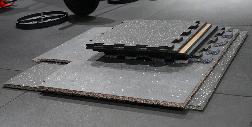 Interlocking vs. Roll Mats: Which One for Commercial Gyms