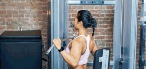 Benefits of Performing Lat Pulldown with Pulley